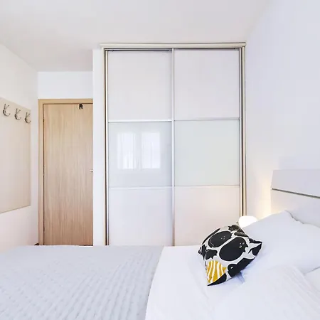 Bluebell Mit Privatem Parkplatz By Interhome ザダル