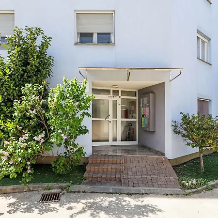 Bluebell Mit Privatem Parkplatz By Interhome アパート *